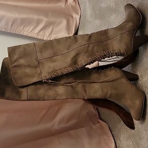 Size 9 taupe knee boots